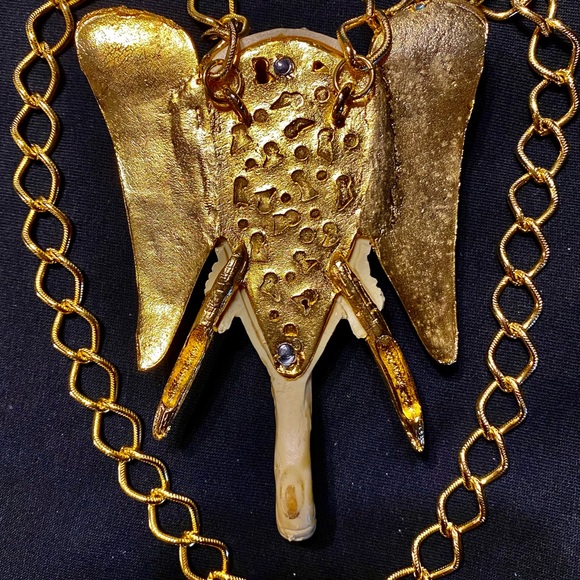 SoldDo NOT purchaseRAZZA Elephant Necklace Excellent condition - Picture 2 of 2